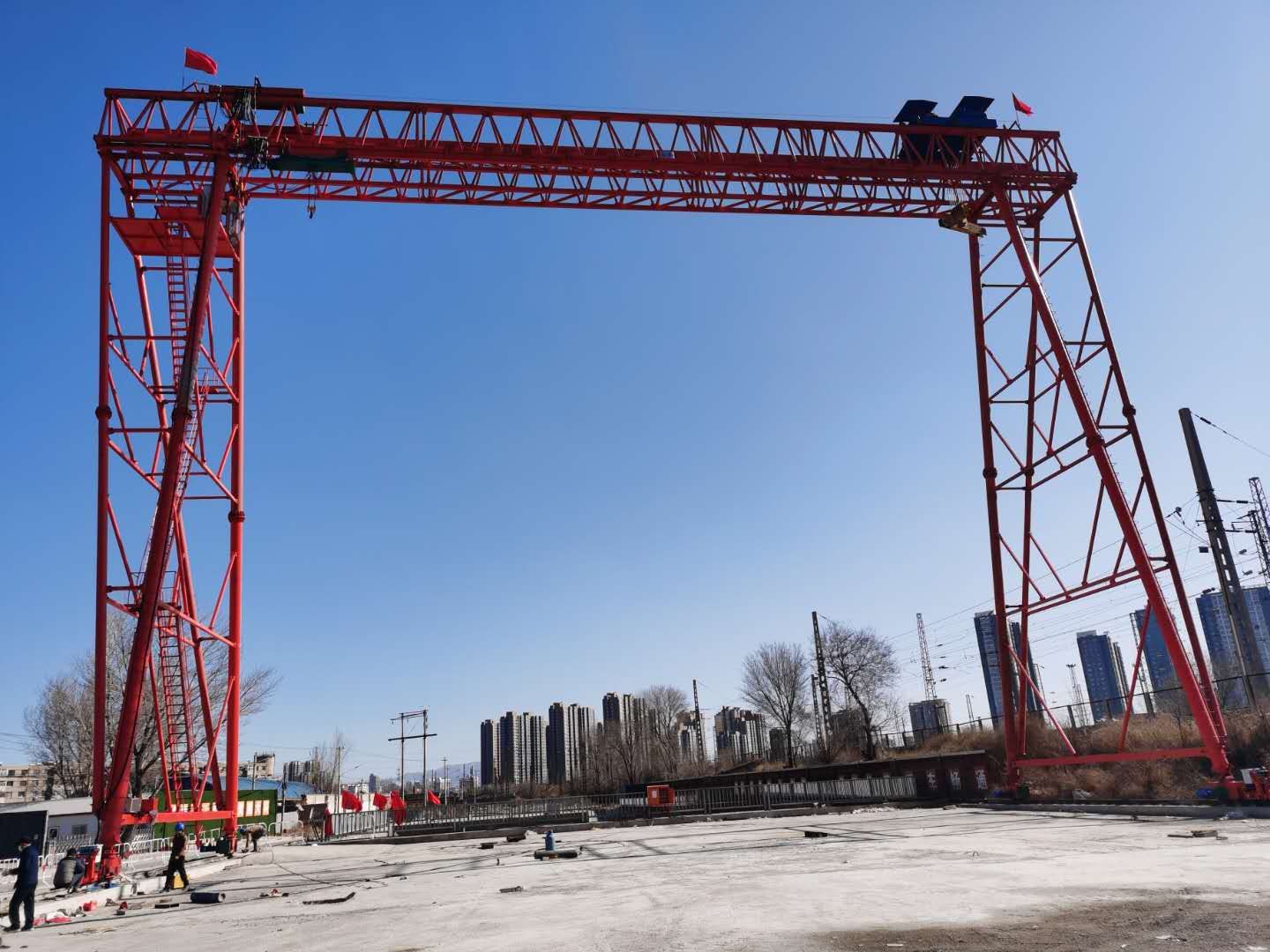 單梁橋式起重機，雙梁橋式起重機的構(gòu)造及傳動原理