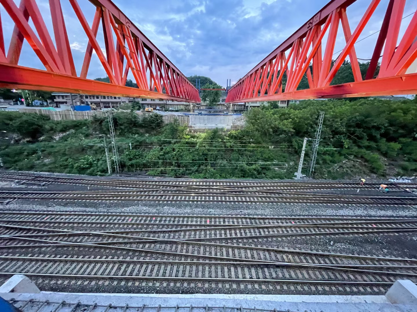 架橋機做了這些能使設(shè)備減少事故的發(fā)生