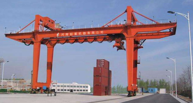 軌道式集裝箱門式起重機(jī)改造后有哪些優(yōu)勢(shì)？