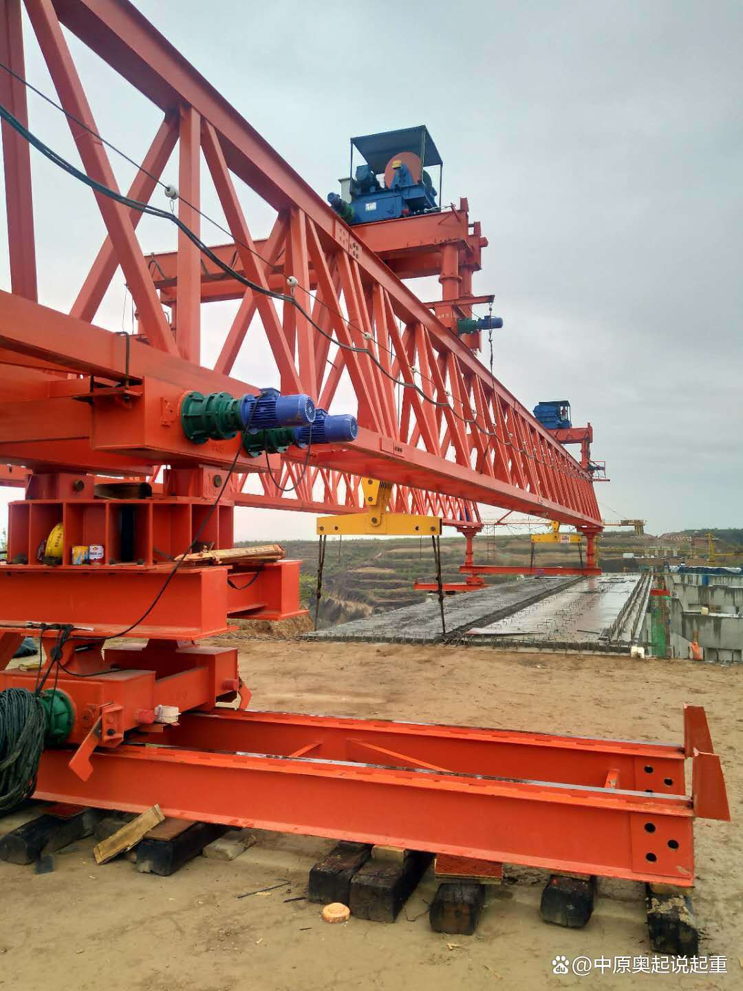 起重機(jī)開(kāi)行車(chē)要注意哪些問(wèn)題